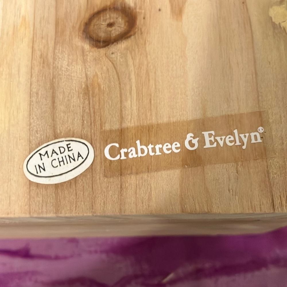 Crabtree & Evelyn Wooden Cutting Board